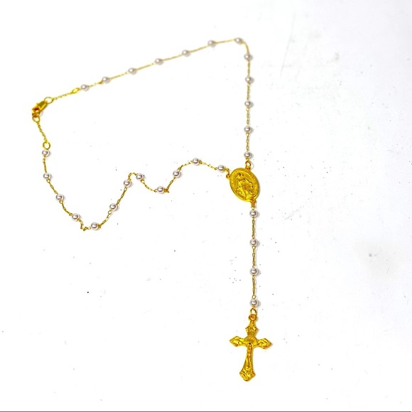 Handcrafted Rosary necklace and earrings with pearl detail - Picture 8 of 10